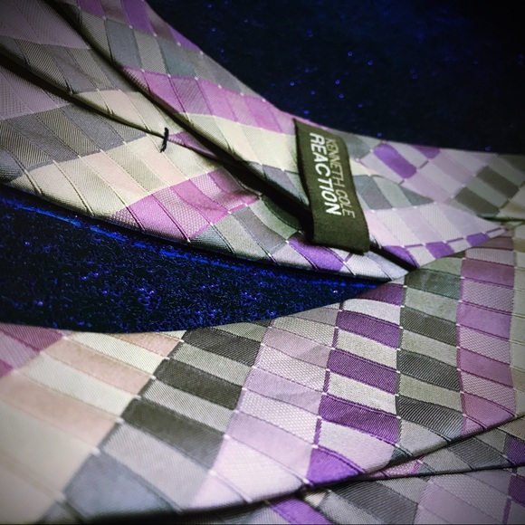 Kenneth Cole Reaction neck tie - Picture 11 of 16